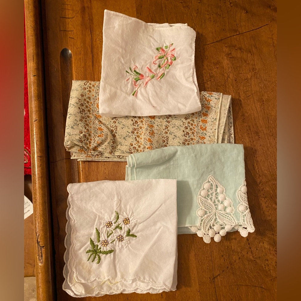 Vintage Handkerchiefs Lot Of 4